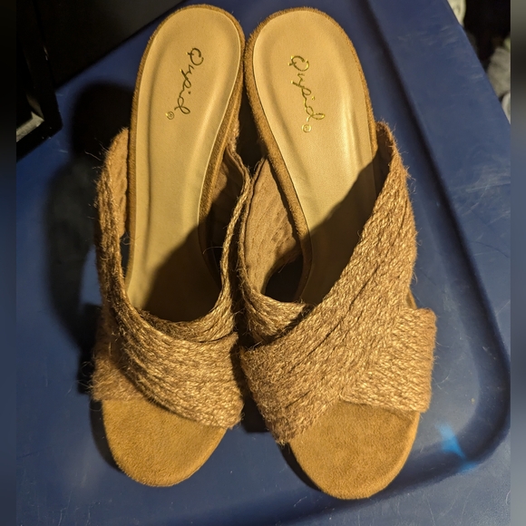 NWOT Women's Sz 8 Brown Criss Cross Strappy Peep Open Toe Sandals - Picture 1 of 4